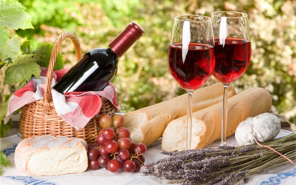 Picnic in Wine Basket